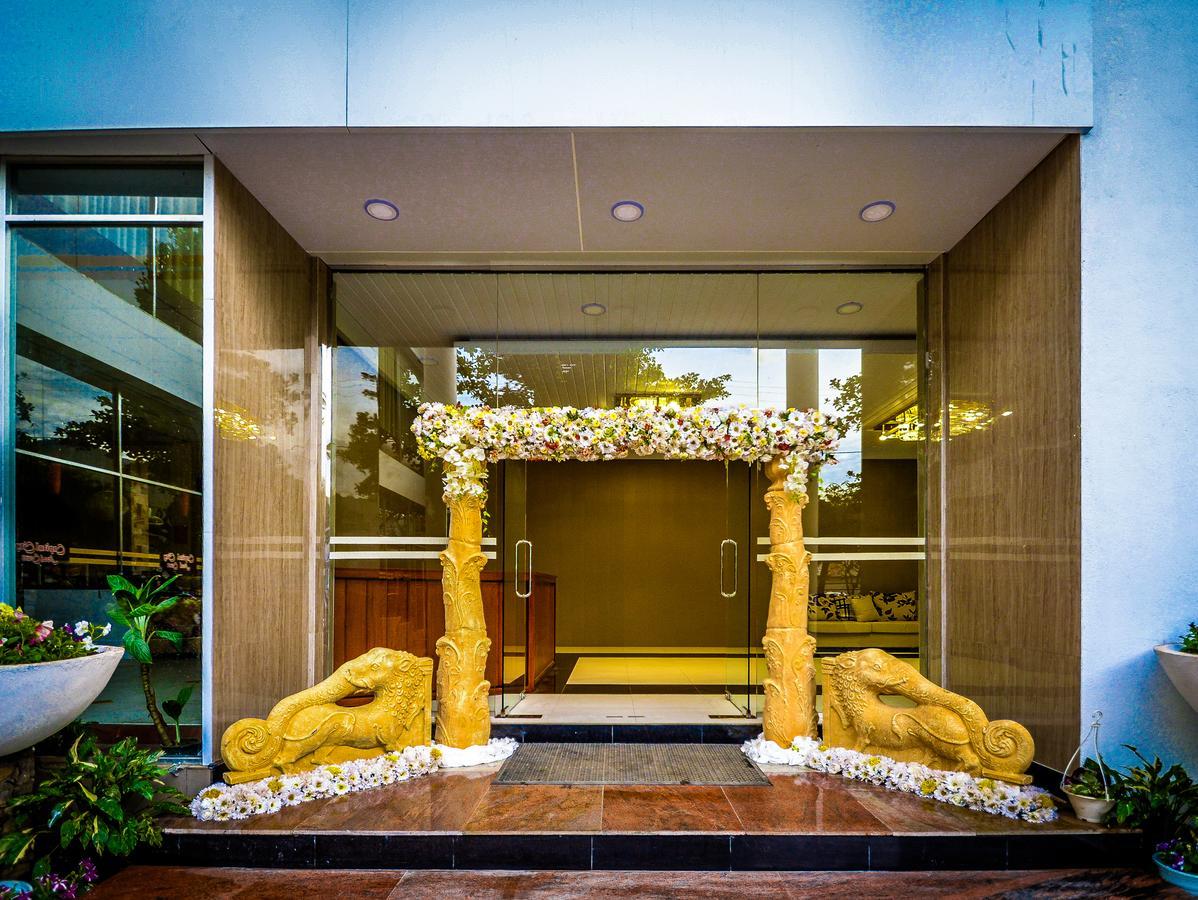 بادولا Capitalcity Hotel المظهر الخارجي الصورة
