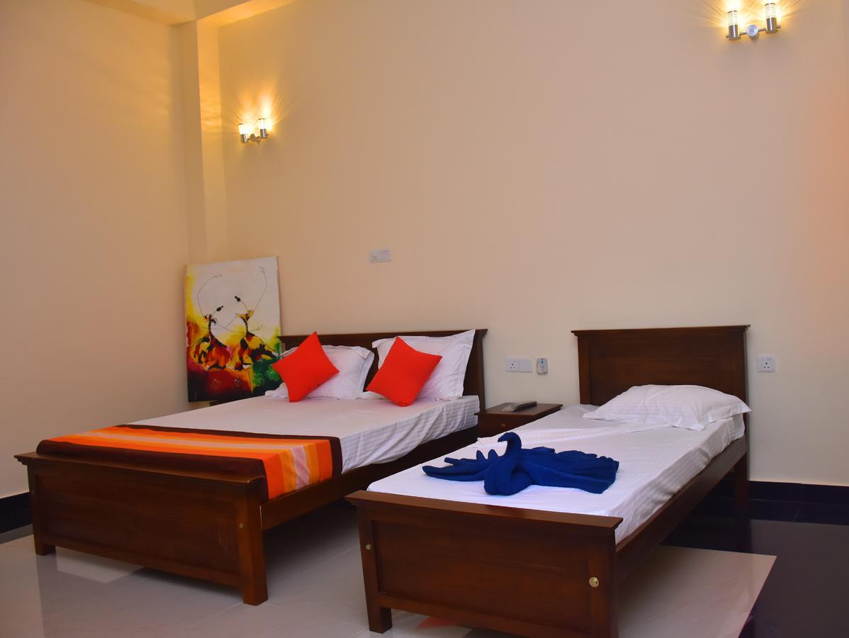 بادولا Capitalcity Hotel المظهر الخارجي الصورة