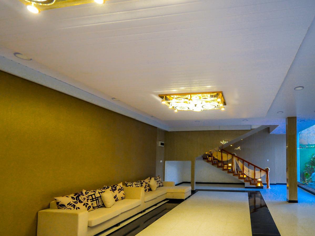 بادولا Capitalcity Hotel المظهر الخارجي الصورة