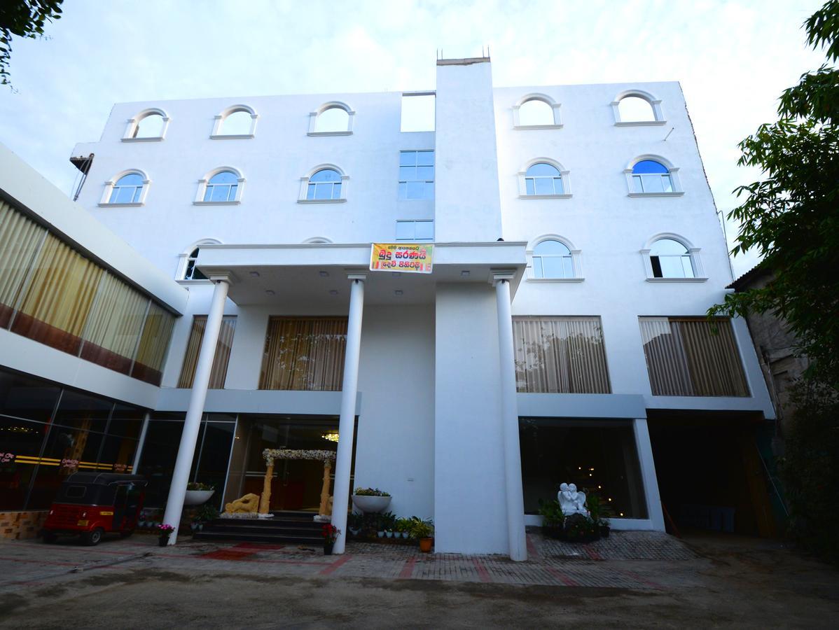 بادولا Capitalcity Hotel المظهر الخارجي الصورة