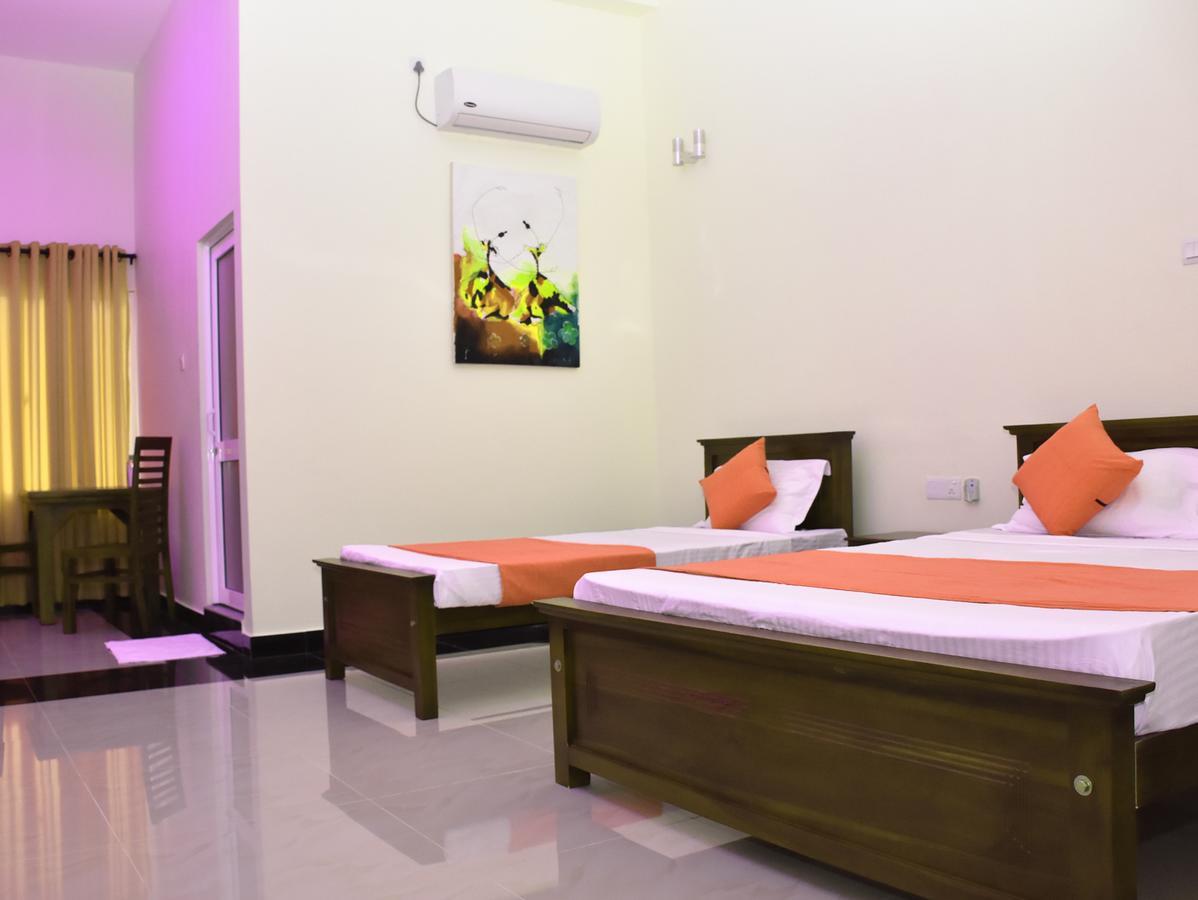 بادولا Capitalcity Hotel المظهر الخارجي الصورة