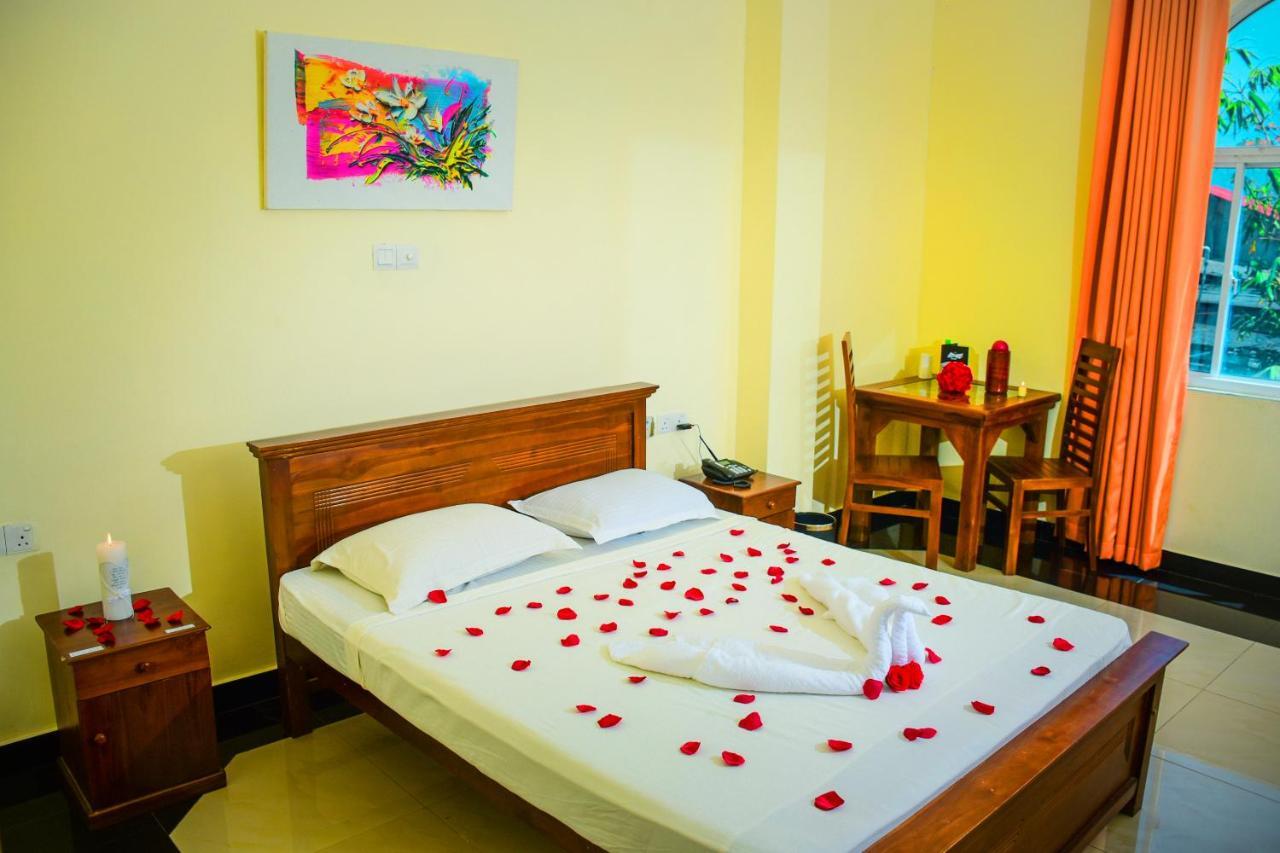 بادولا Capitalcity Hotel المظهر الخارجي الصورة